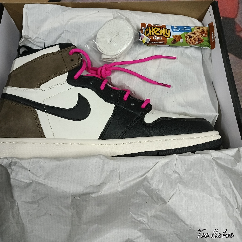 Air Jordan 1 Mocha